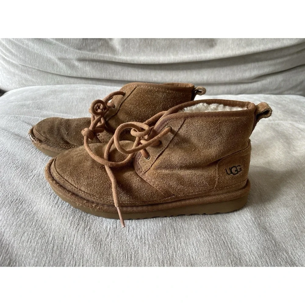 UGG Neumel II Short Chukkam Lace‎ Up Brown Boots Kids Size 3 UGG S/N 1017320K
